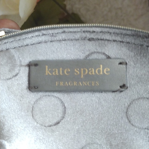 🔥5/$20 Kate Spade Coin Bag or free w/purchase of $20 or more - Picture 2 of 6